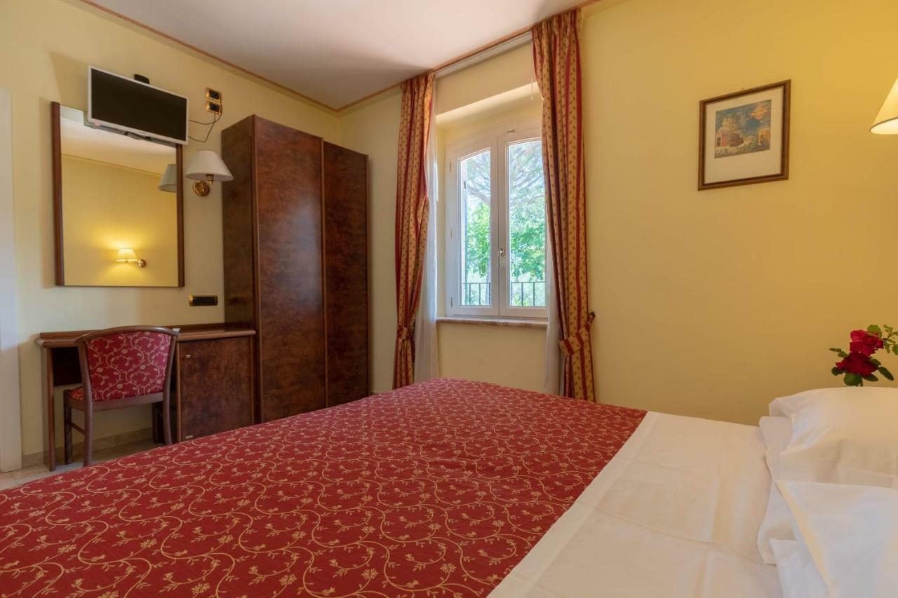 Hotel Villa Elda Assisi Exterior photo